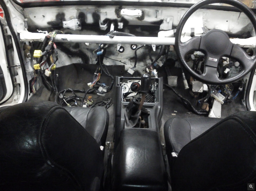 1803vr4interior_1.jpg